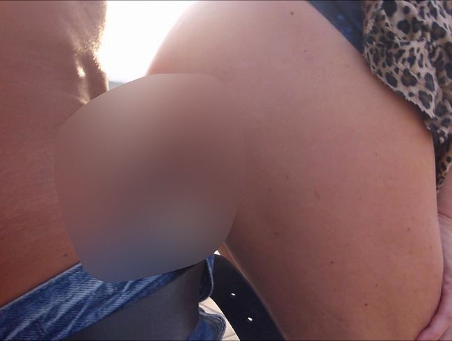 Pia_von_Padberg Porno Video: Dreist! Am Straßenrand eine heiße Nummer schieben!