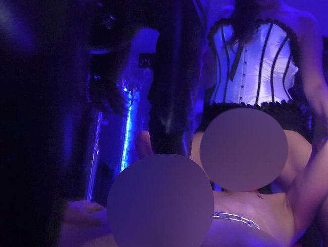 Pia_von_Padberg Porno Video: Zwei geile Luder benutzen lec*slaven